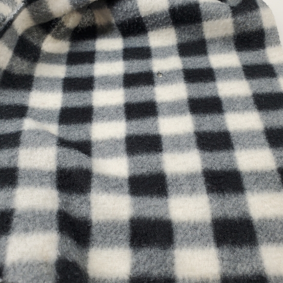 Black and White Checkered Fleece Scarf - Picture 7 of 12